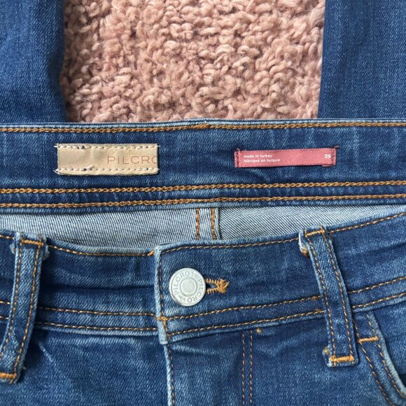Pilcro Anthropologie Slim Boyfriend Mid-Rise Med Wash Straight Leg Jeans Sz 29 - Picture 4 of 11